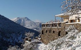 Agnantio Studios & Suites